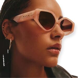 QUAY Hot Gossip Sunglasses Apricot Tortoise Frame Orange Brown Gradient Lens NWT